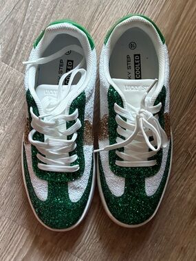 Lucky Step Women’s Size 10 Green and Gold Glitter Athletic Sneakers